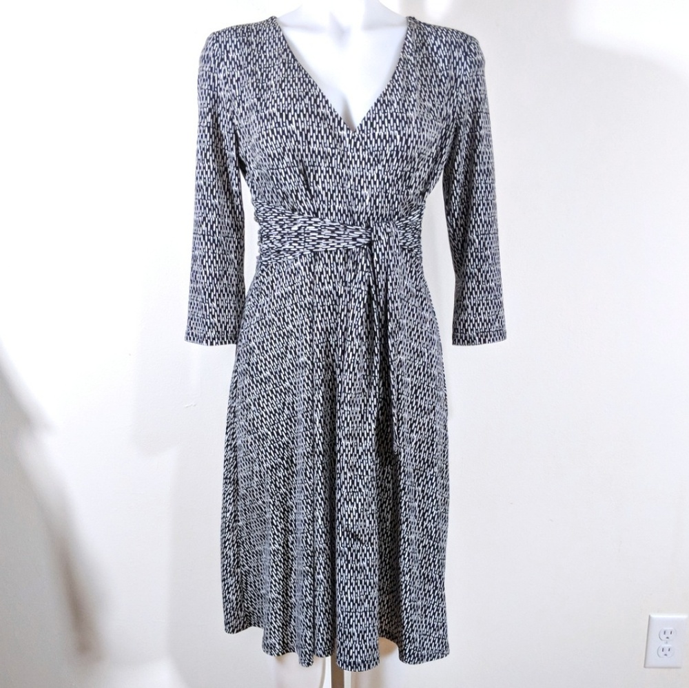 JNY Faux Wrap Stretchy Knee Length Dress Size 4